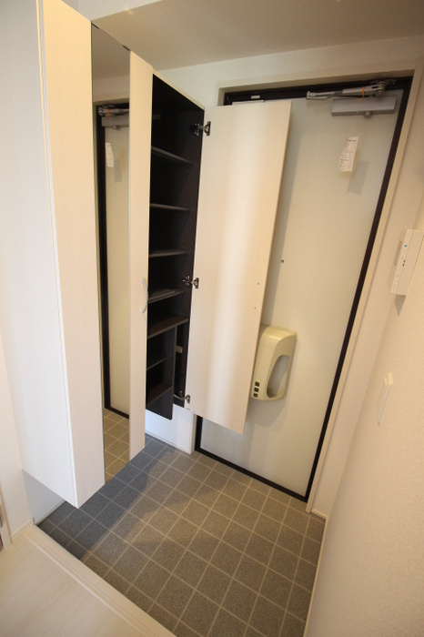 リヴェールの玄関