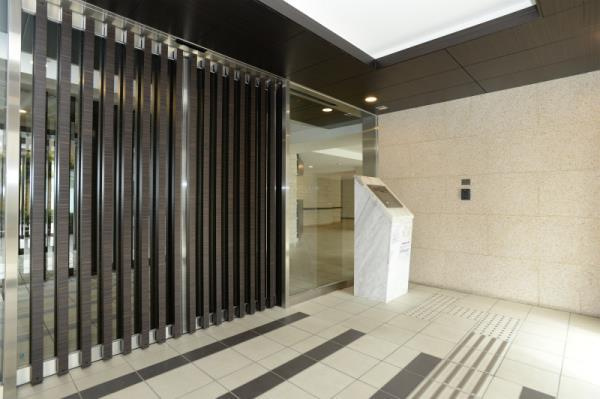 Ｂｒｉｌｌｉａ　ｉｓｔ　三軒茶屋　アイビーテラスのエントランス|清潔なエントランスです