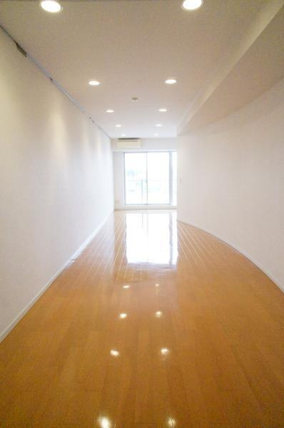 Ｂｒｉｌｌｉａ　ｉｓｔ　三軒茶屋　アイビーテラスの居間・リビング|こちらの居間で趣味の時間をお楽しみください