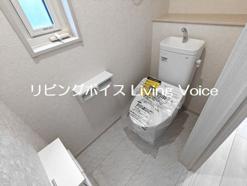 【トイレ】 | 【仲介手数料０円】平塚市平塚3丁目　新築一戸建て　全15棟 | 施工例　平塚市平塚3丁目　新築一戸建て　全15棟