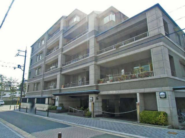 グラン・ブルー二条城北の外観