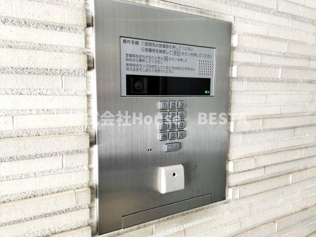 アーバネックスみなと元町のエントランス