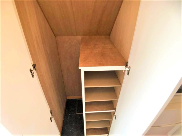 【玄関】 | 設備・仕様は号室により異なる為、現状を優先する。