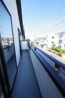 【バルコニー】 | 【仲介手数料無料！！】日野市平山４丁目　新築戸建て（全14棟）12号棟　5080万円