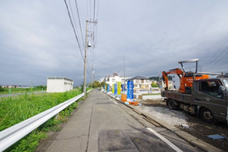【前面道路含む現地写真】
