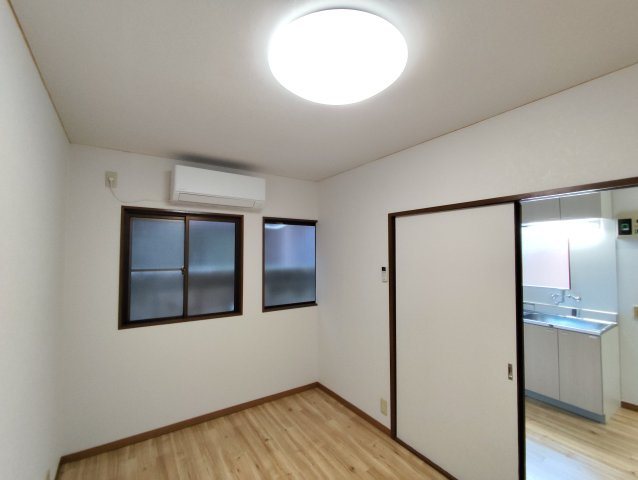 エルマンションBの洋室