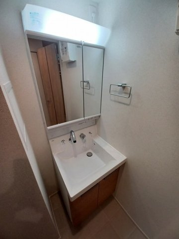 スアヴィス三ノ輪の洗面所|脱衣スペースもあります