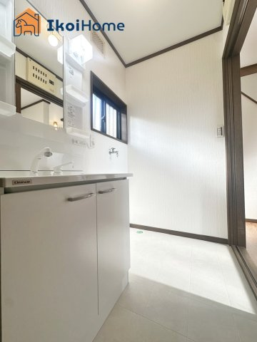 明石市大久保町江井島　中古戸建の洗面所|【ホームページに現地動画掲載中】●年中無休：当日予約可●洗面台はリフォームで新調されております。