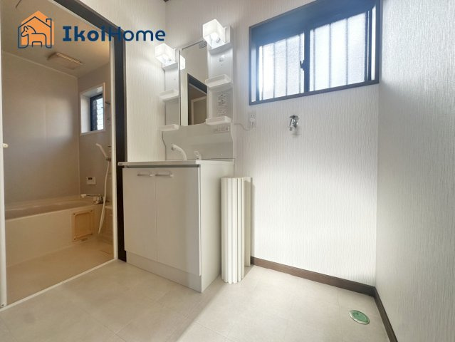 明石市大久保町江井島　中古戸建の洗面所|【ホームページに現地動画掲載中】●年中無休：当日予約可●洗濯パン未設置。約5000〜15000円で可