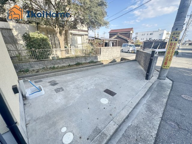 明石市大久保町江井島　中古戸建の駐車場|【ホームページに現地動画掲載中】●年中無休：当日予約可●駐車場には水栓も付いていますので便利です！