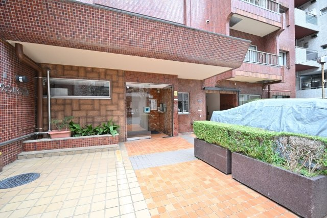 ヴェラハイツ赤坂のエントランス|毎日通るエントランスはこのようになっています