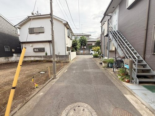 東久留米市南沢４丁目　建築条件付き売地の前面道路含む現地写真|現地（2025年9月）撮影