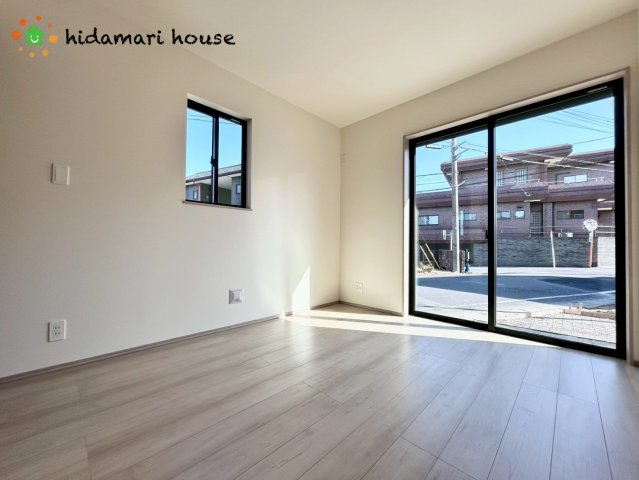 第1北本宮内　新築戸建　ハートフルタウンAの洋室|1階洋室：5.25帖