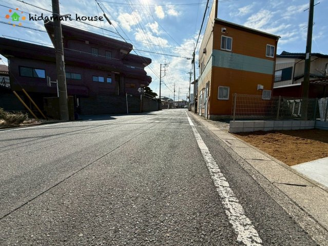 第1北本宮内　新築戸建　ハートフルタウンAの前面道路含む現地写真