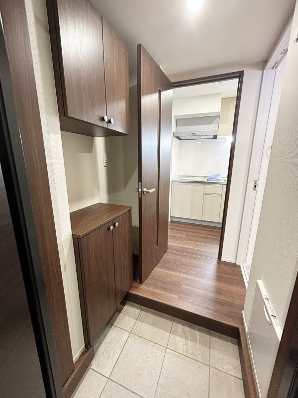 フラッツ平河町（東京ゼロエミッションハウス）の玄関|シンプルで使いやすい玄関です