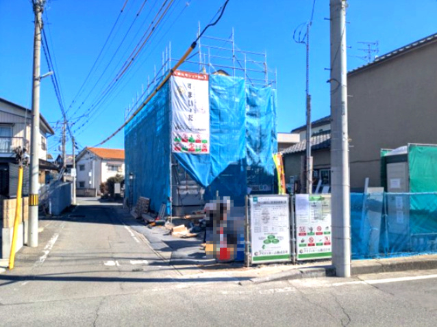 LIGNAGE上並榎町1期の前面道路含む現地写真