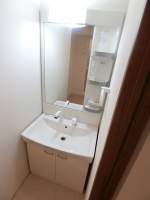 【独立洗面台】 | ディアレイシャス中野新橋 | 嬉しい独立洗面台付き。