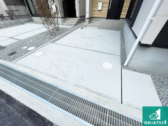 箕面市稲　第1期　新築一戸建ての駐車場|駐車スペース！散水栓があるので、こまめに愛車を洗えます！