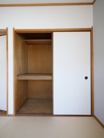 メゾン宮下の収納|※写真は別の部屋のものです。