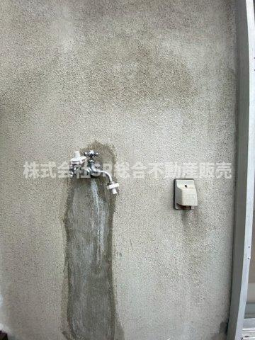 東鴻池町1丁目中古戸建の設備|洗濯機置場はバルコニーにあります。