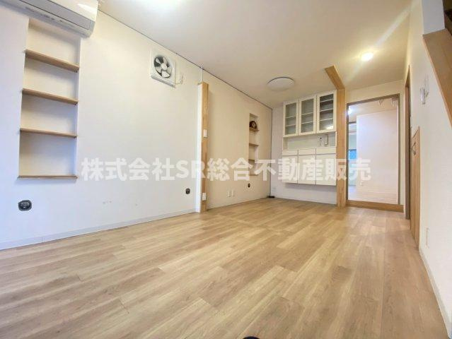 東鴻池町1丁目中古戸建の洋室|そこまで広くないですが、小規模のお店、事務所をお考えの方にピッタリです♪