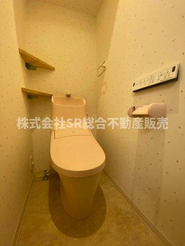 東鴻池町1丁目中古戸建のトイレ|2Fトイレ。　プライベート用、お客様用と使い分けができます！