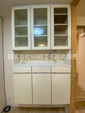 東鴻池町1丁目中古戸建の収納|カップボードあります。