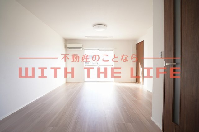 ニューコーポ高田【キャッシュバック対象物件】の居間・リビング|リビングです