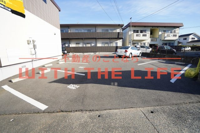 ニューコーポ高田【キャッシュバック対象物件】の駐車場|駐車場完備です