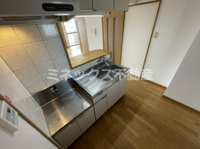 【キッチン】 | サンフォーラス | 同タイプのお部屋の写真。現況を優先します。