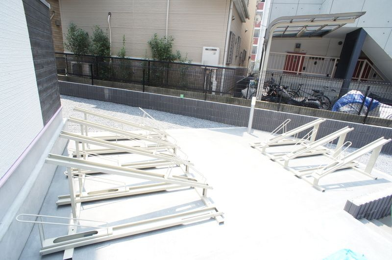 リブリ・フォンターナの駐車場