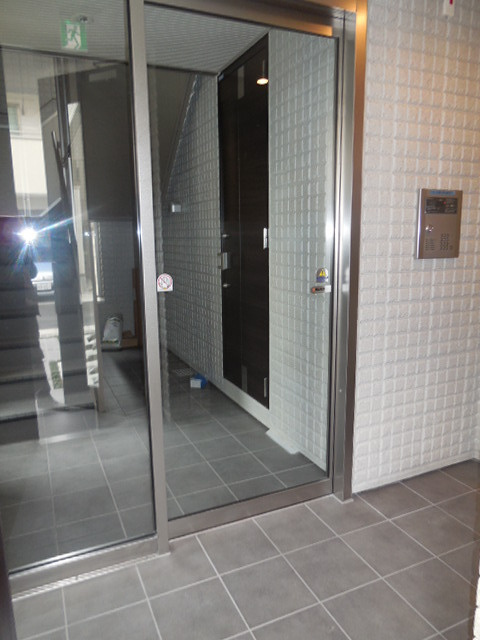 メゾンかむろ坂のエントランス