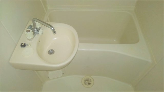 レオパレスフレーズの浴室