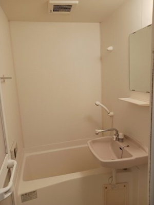 【浴室】 | アヴェニールＮＩＳＨＩＫＩ | きれいなお風呂です