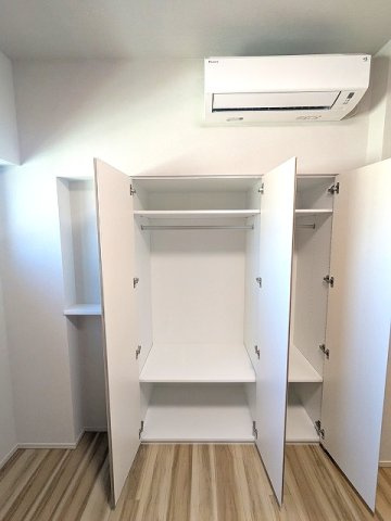 geo ent上野稲荷町の収納|6帖洋室のクローゼットです