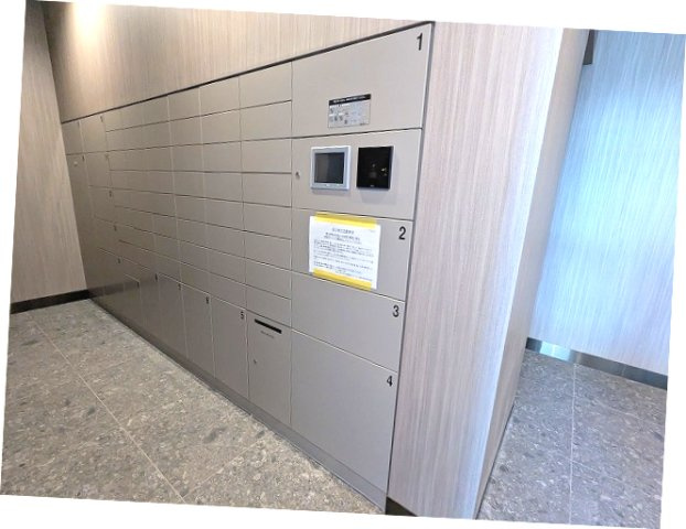 geo ent上野稲荷町の設備|タッチキーのメールBOXと宅配BOXです