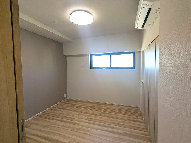 geo ent上野稲荷町の設備|6帖洋室、エアコン・照明・クローゼット付き