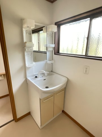 下今池住宅の洗面所