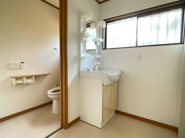 下今池住宅の洗面所