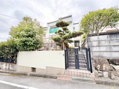 【外観】 | 茨木市山手台3丁目 | 現在ご返済中のカーローン・カードローン・教育ローンなどを住宅ローンに一本化したり、家具家電購入費用・引越し費用を住宅ローンと組み合わせるなど、お客さまにメリットの多い住宅ローンのご提案が可能です。