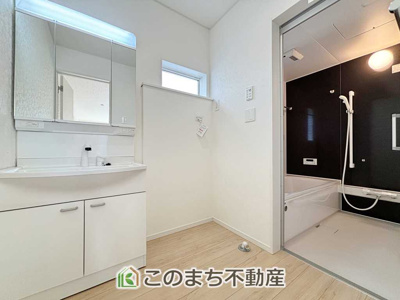 【洗面所】 | CRADLEGARDEN宇都宮市今宮第3　1号棟 | シャンプードレッサーで朝の身支度♪伸びるホースでお掃除も簡単清潔です！