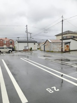 【駐車場】 | ヴェルソー有本Ⅱ | 駐車場があるので、車を買う予定の方も安心です