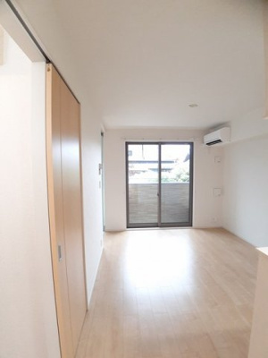 【居間・リビング】 | ヴェルソー有本Ⅱ | ゆったり過ごせるリビングです