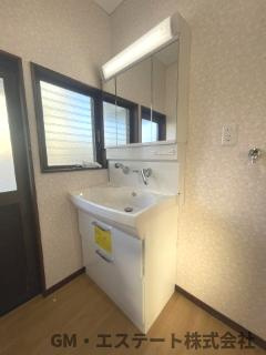 宮崎市恒久5丁目　中古住宅の独立洗面台