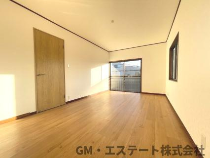 宮崎市恒久5丁目　中古住宅の洋室