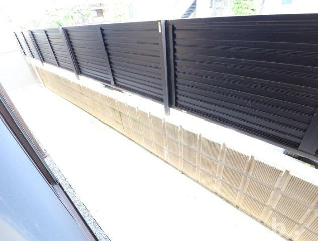 グレイスルポ　B棟のバルコニー