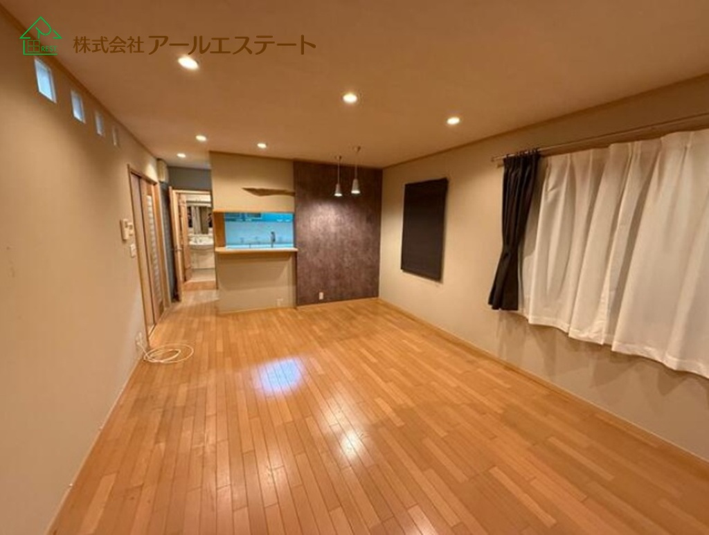 姫路市新在家3丁目 中古戸建 閑静な住宅街にある3階建中古物... | 姫路市新在家の戸建て｜加古川市で不動産を探すならアールエステート