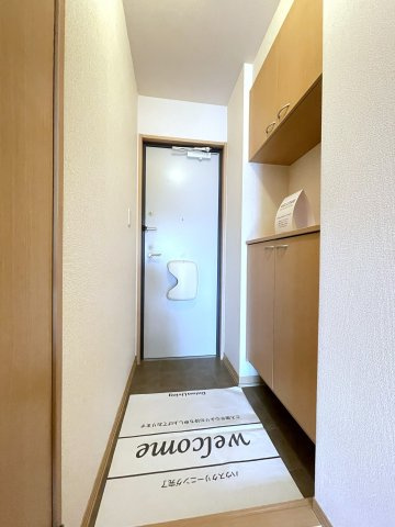 フォリオ春日部の玄関