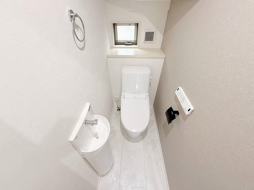 新座市野寺１丁目　建築条件付き売地　全６区画　誕生！の外観パース|施工事例
圧迫感が出ないよう配色や照明に配慮し、毎日気持ちよく使える設計にしています。