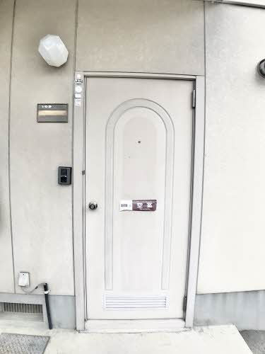 コーポシャネルの玄関